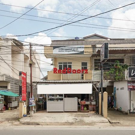 RedDoorz near Palembang Trade Center Hotel Bagian luar foto