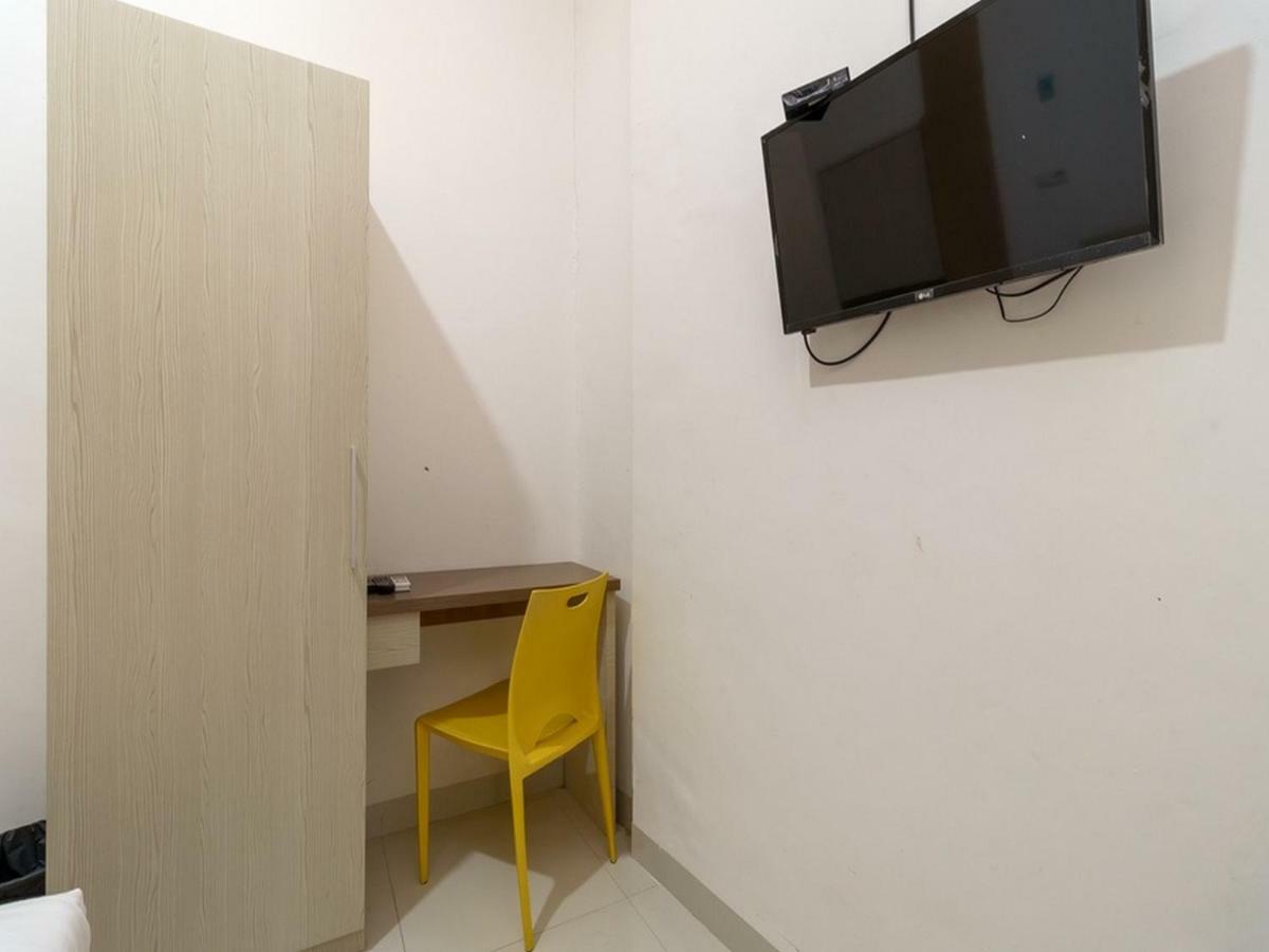 RedDoorz near Palembang Trade Center Hotel Bagian luar foto